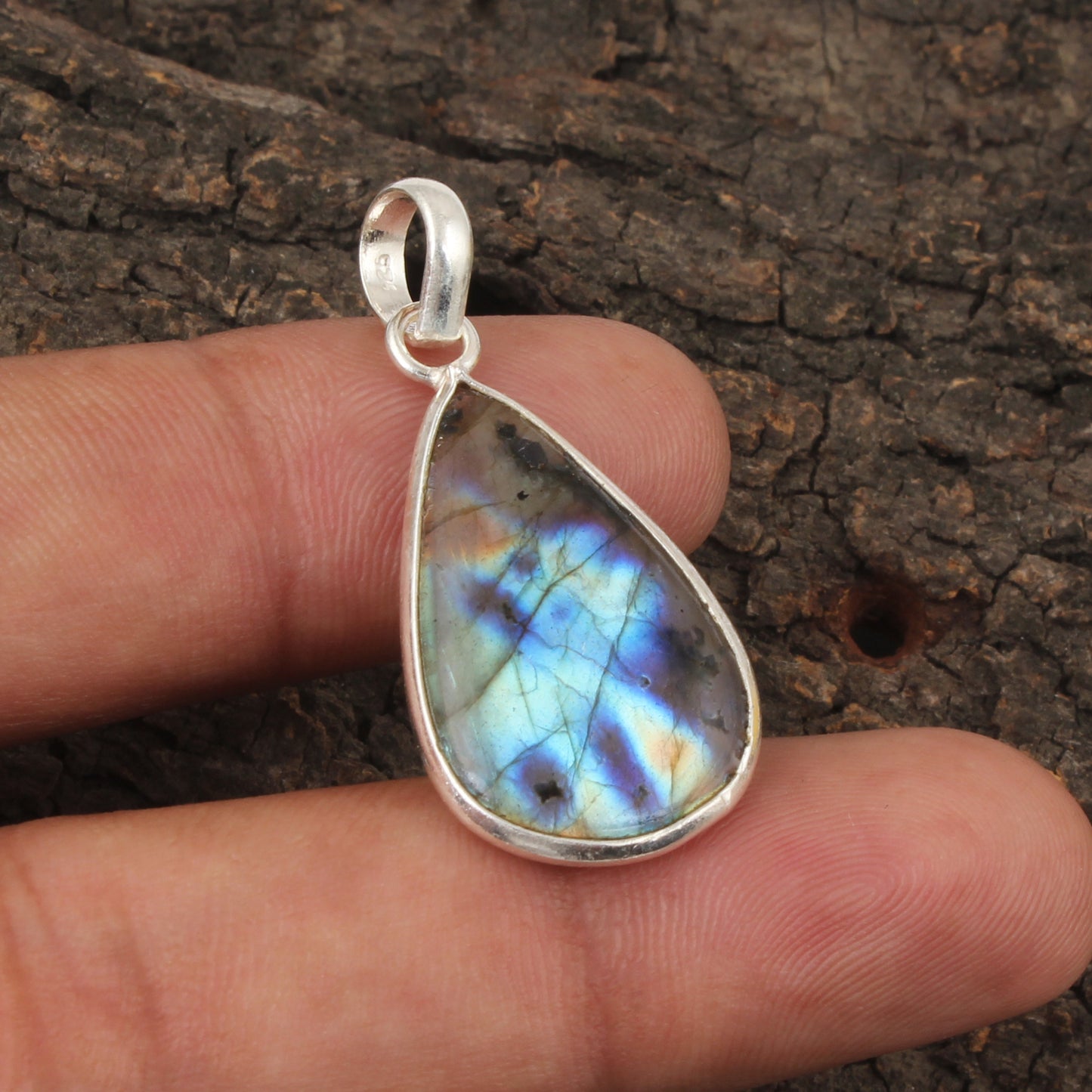Natural Labradorite Pendant 925 Sterling Silver Bezel Setting Pear Shape Gemstone Pendant