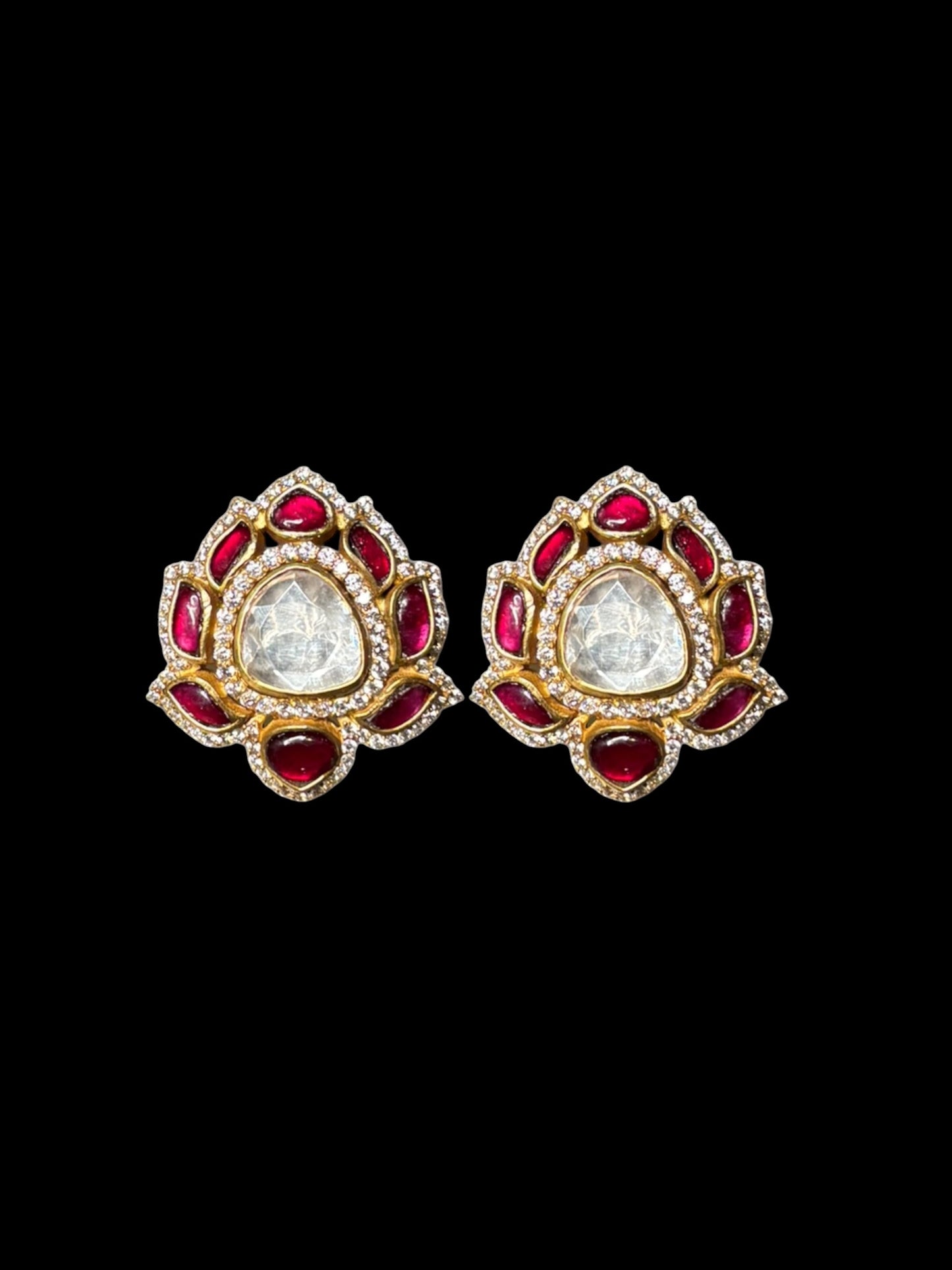 Silver traditional earring with ruby