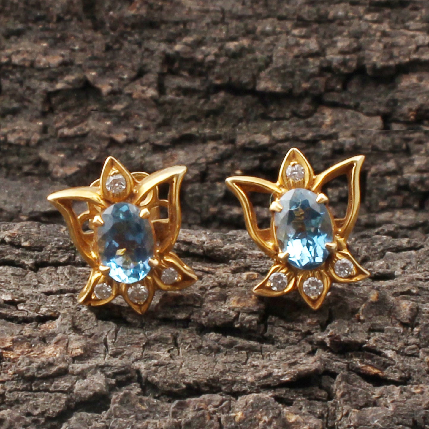 Aquamarine And Diamonds Gold Earring