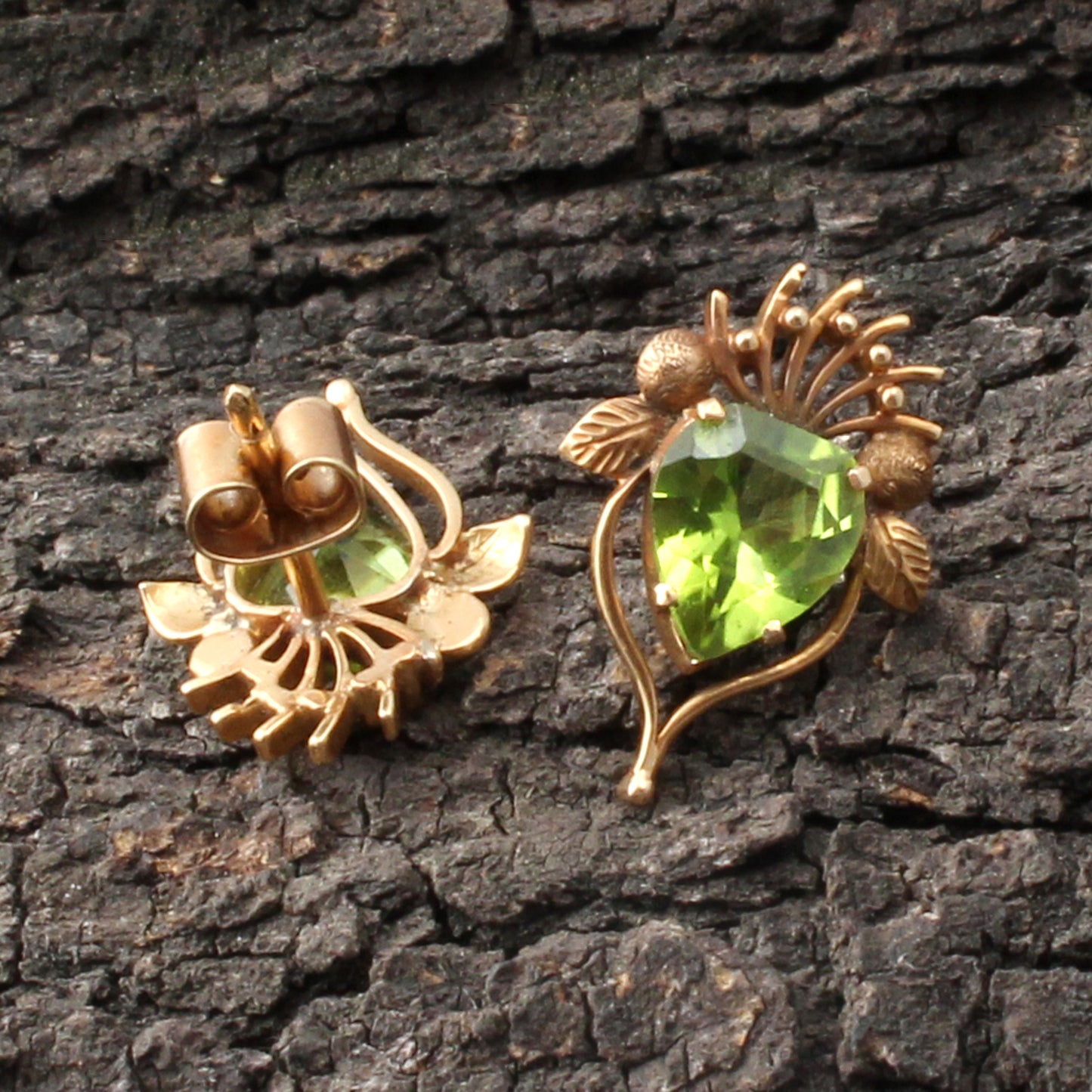 Peridote Gold Earring