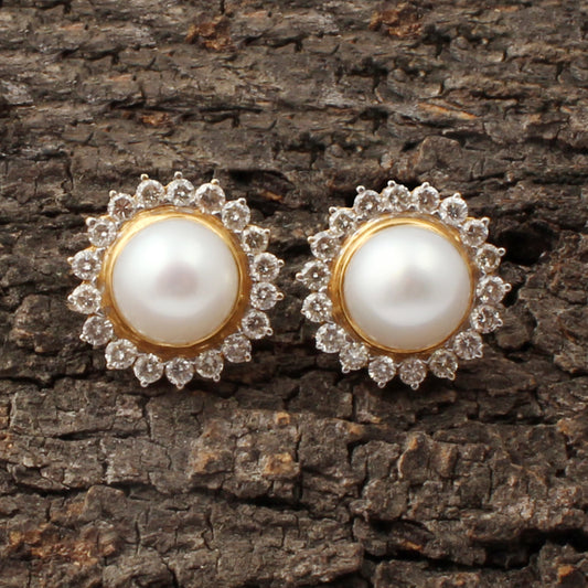 Pearl And Diamonds Gold Earring