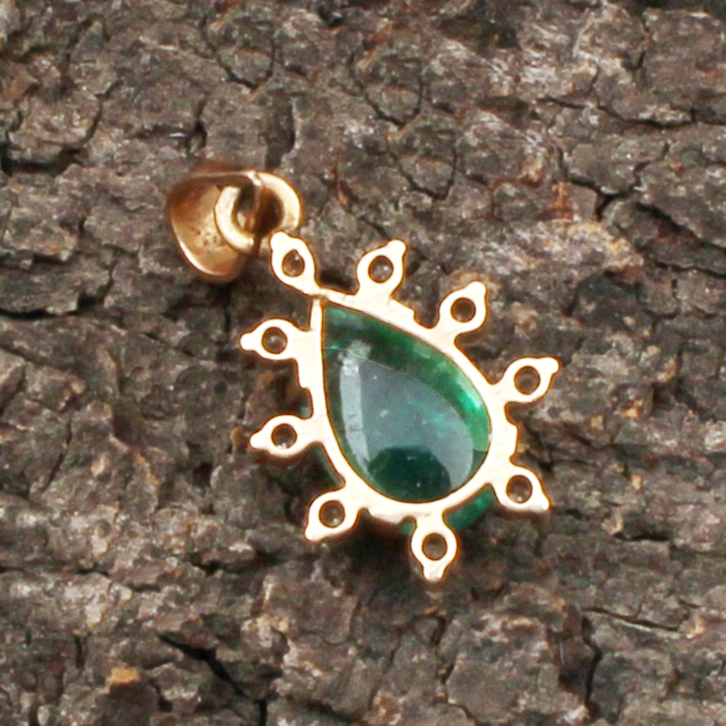 Emerald And Diamonds Gold Pendant