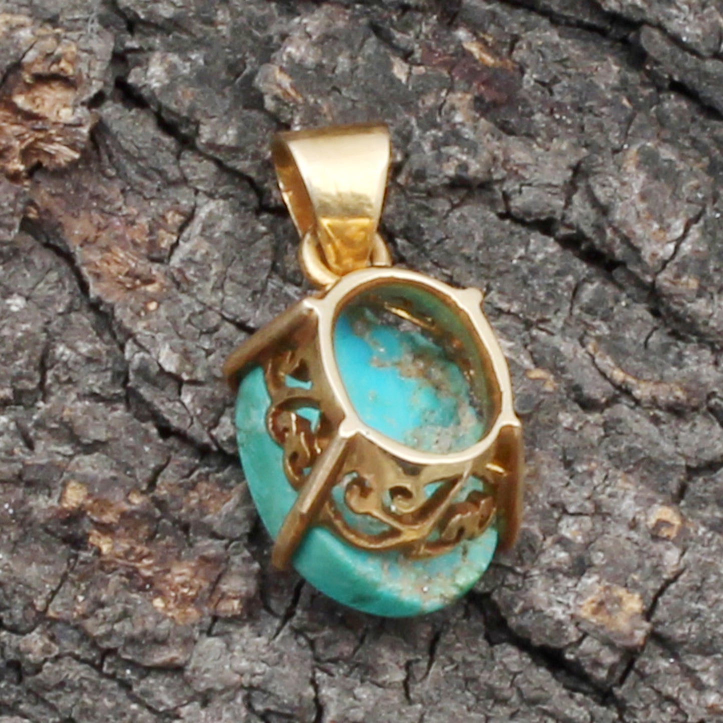 Turquiose(Arizona) Gold Pendant