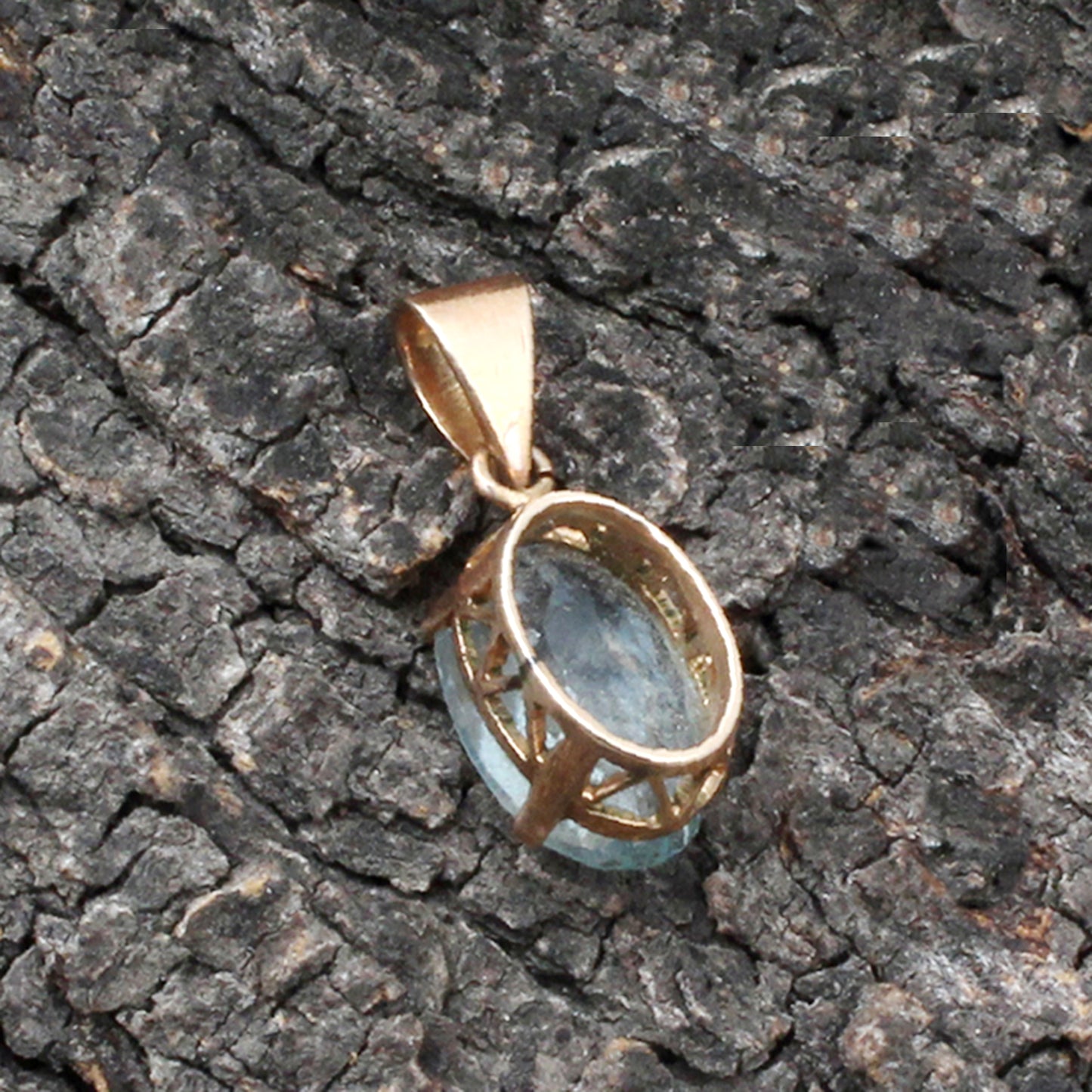 Aquamarine Gold Pendant