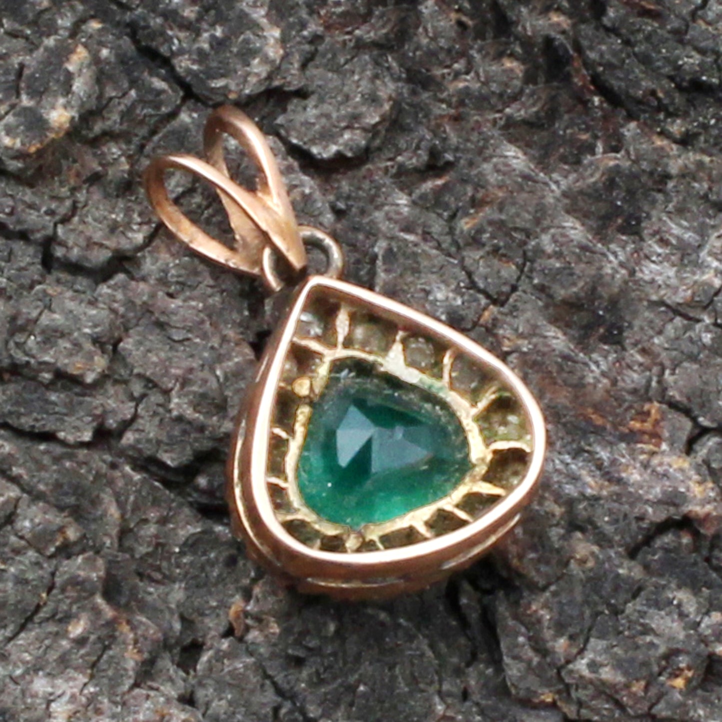 Emerald And Diamonds Gold Pendant