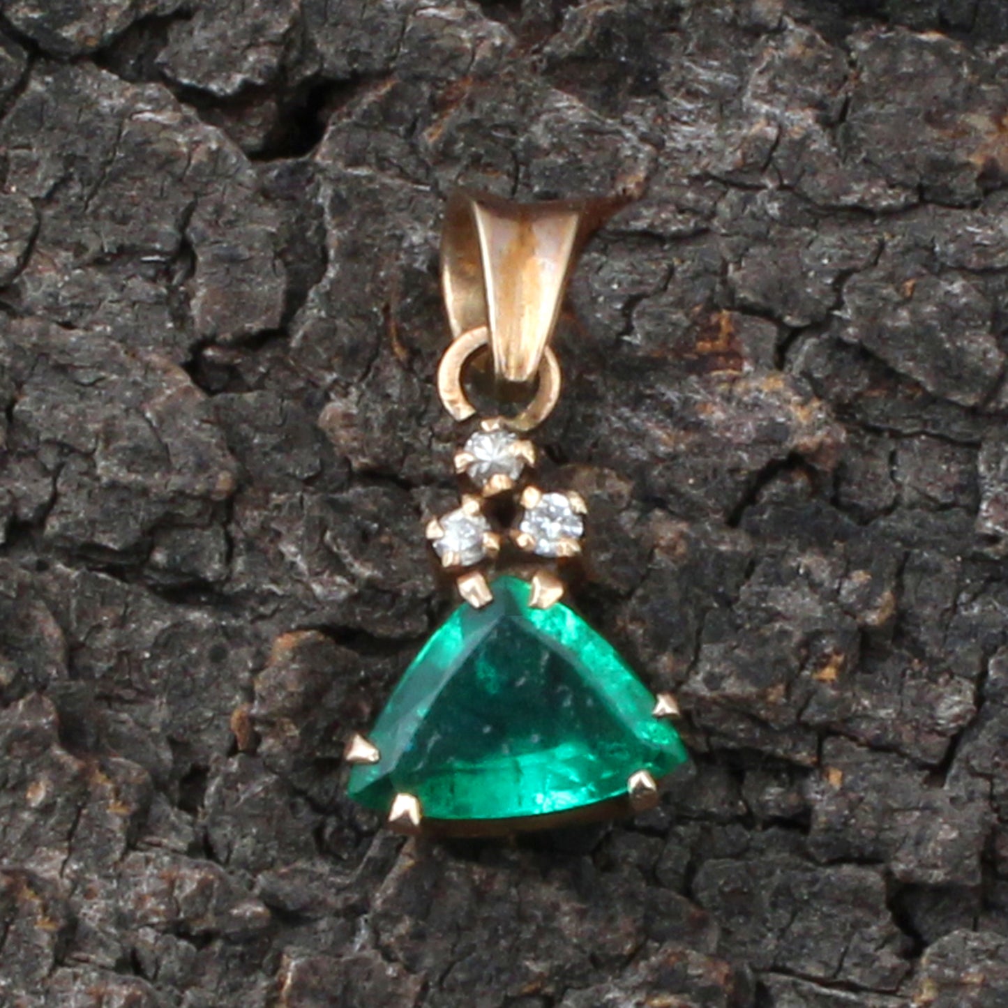 Emerald And Diamonds Gold Pendant