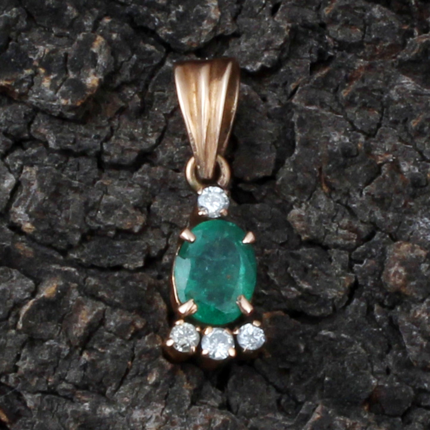 Emerald And Diamonds Gold Pendant