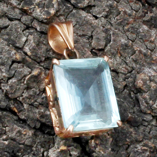 Aquamarine Gold Pendant