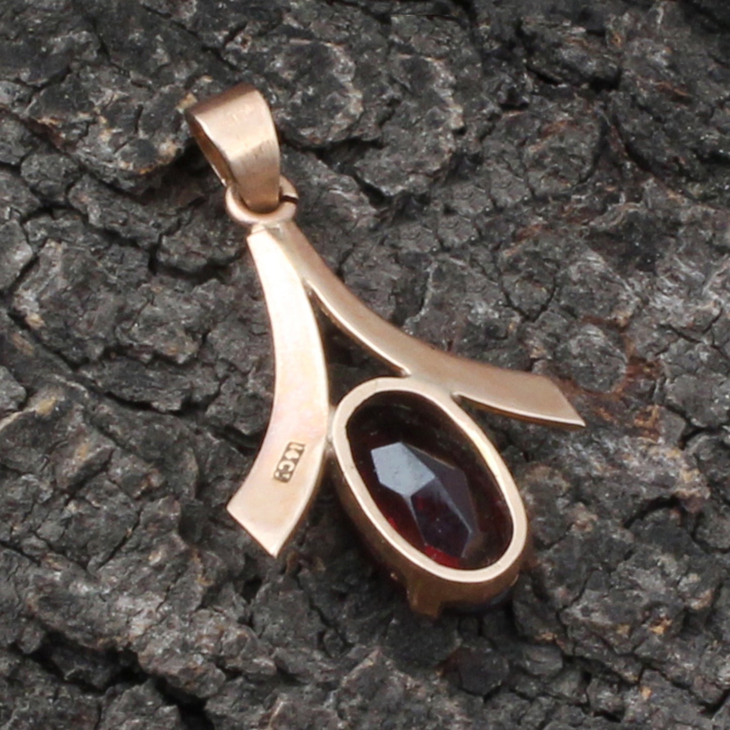 Garnet Gold Pendant