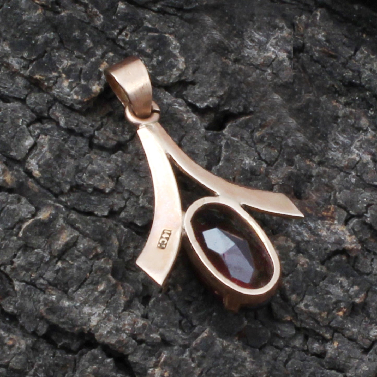 Garnet Gold Pendant