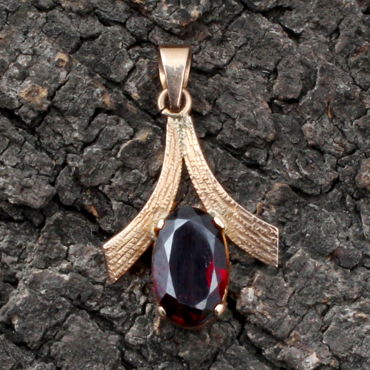 Garnet Gold Pendant