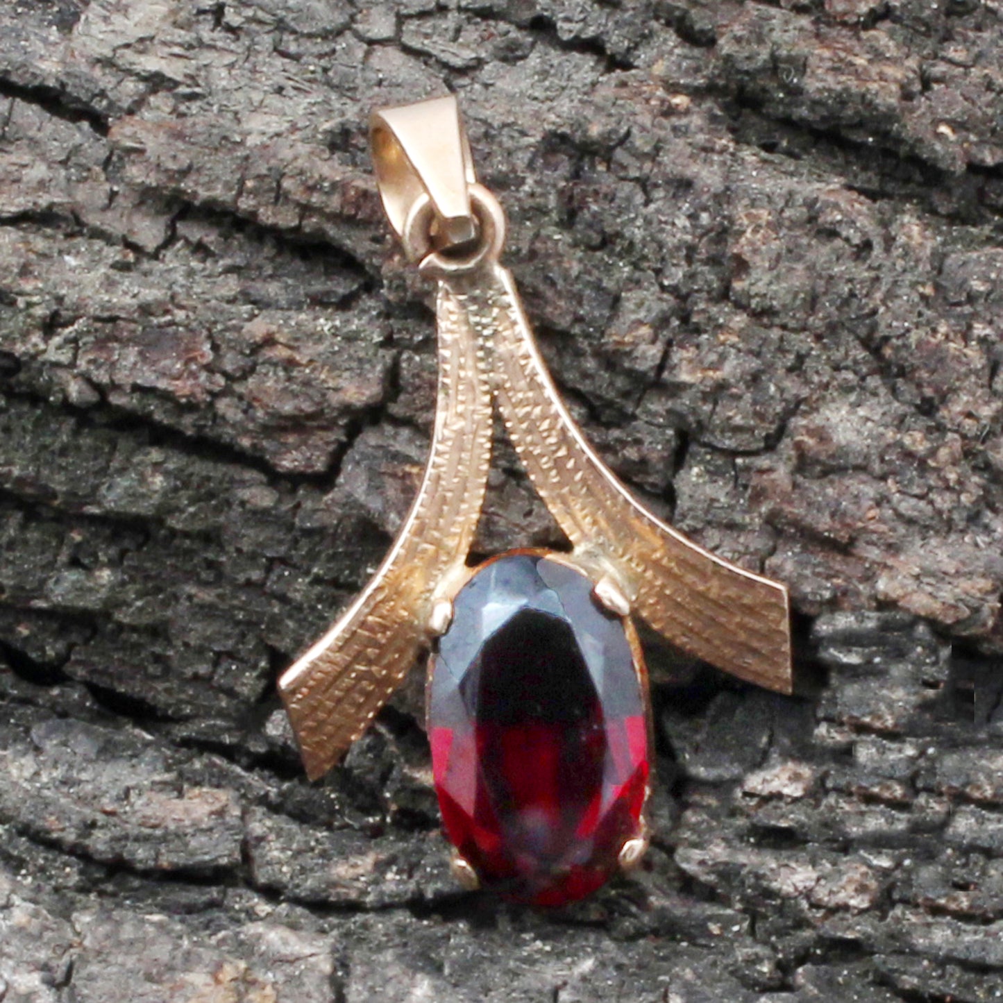 Garnet Gold Pendant