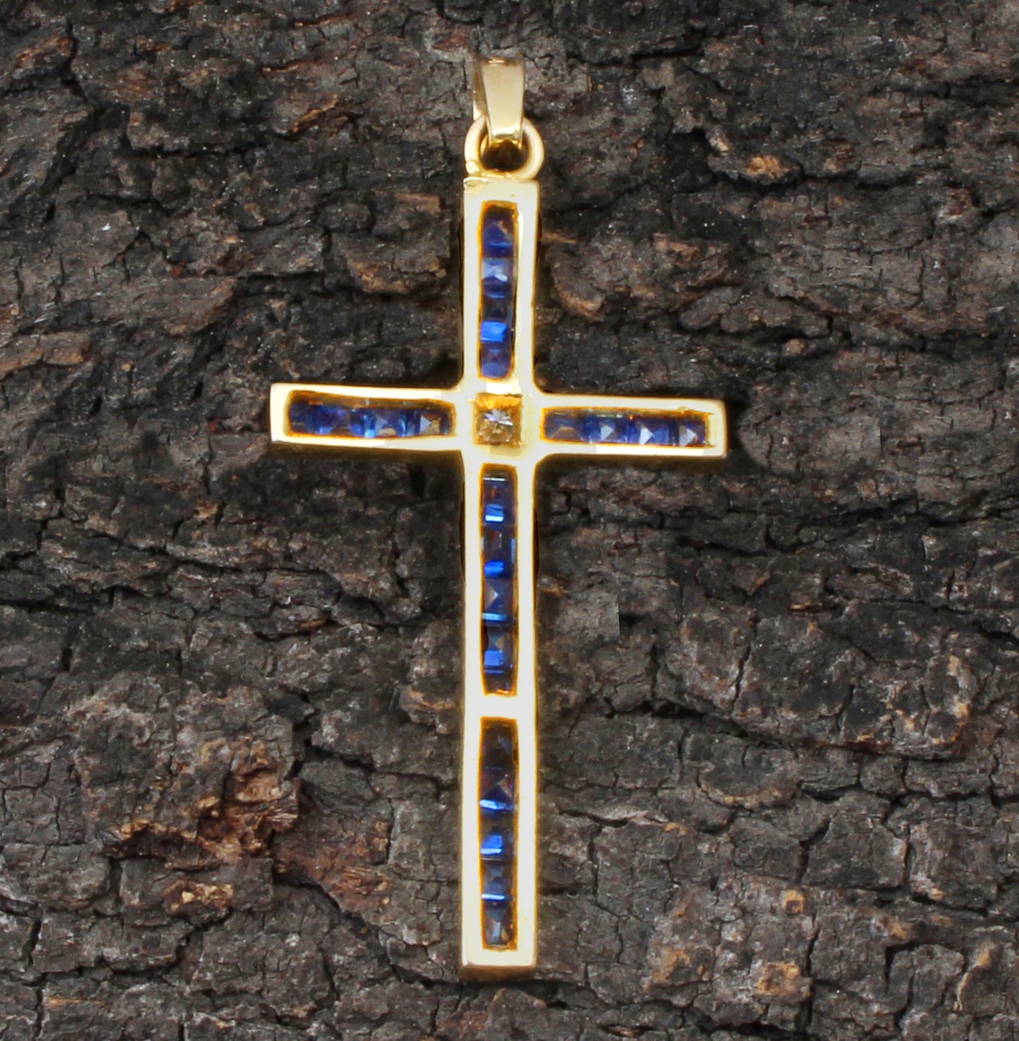 Sapphire And Diamonds Gold Pendant