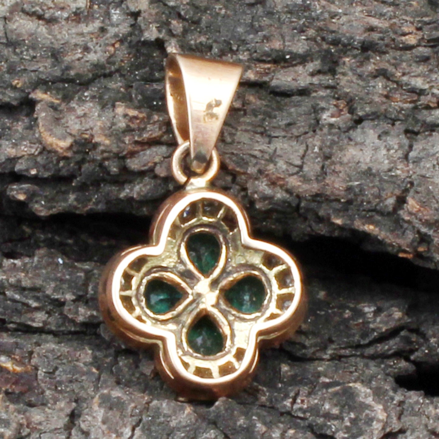 Emerald And Diamonds Gold Pendant