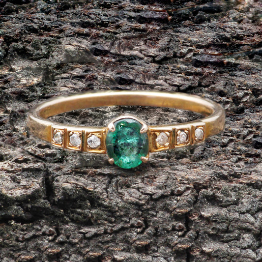 Emerald And Diamonds Gold Ring