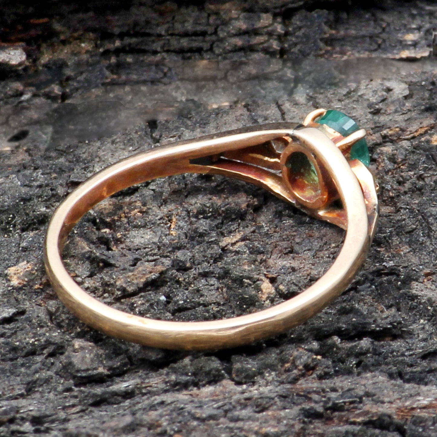 Emerald(Brazil) And Diamonds Gold Ring