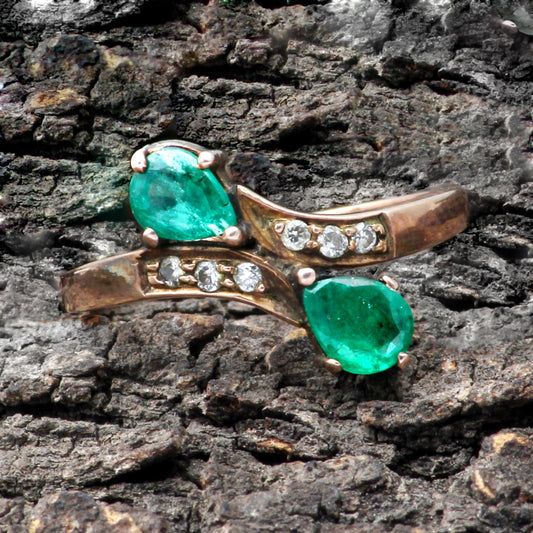 Emerald And Diamonds Gold Ring