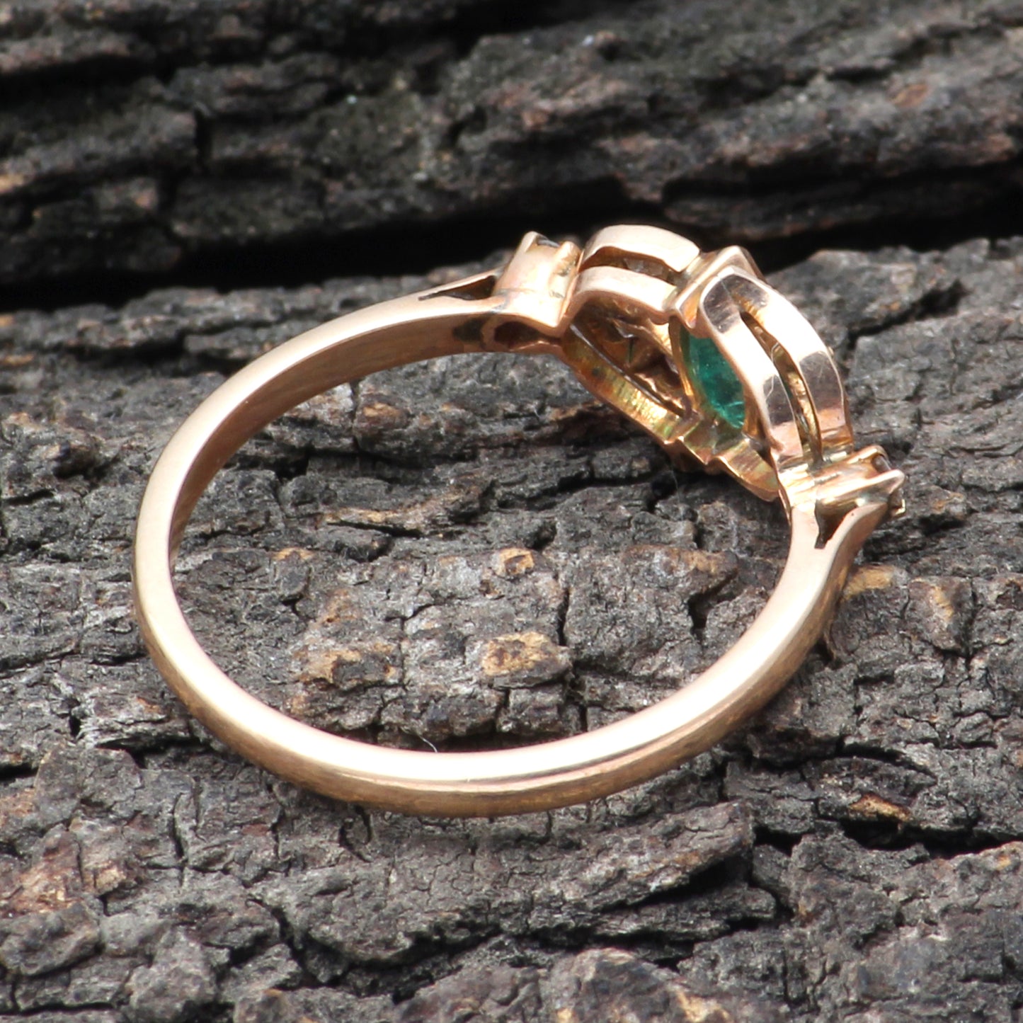 Emerald And Diamonds Gold Ring