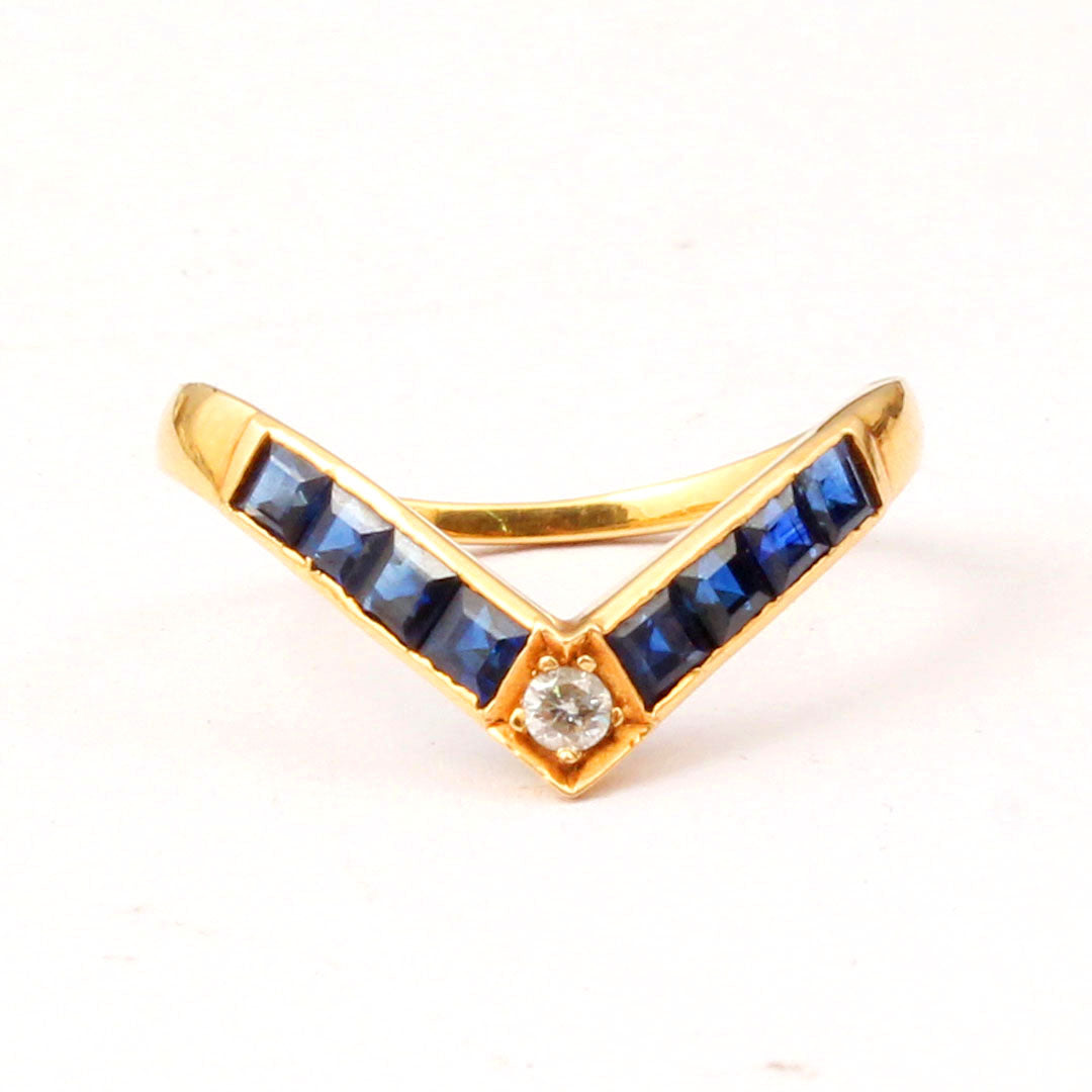 Sapphire And Diamonds Gold Ring