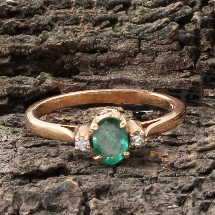 Emerald And Diamonds Gold Ring