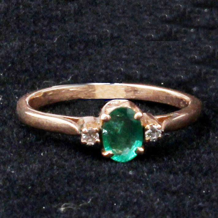 Emerald And Diamonds Gold Ring