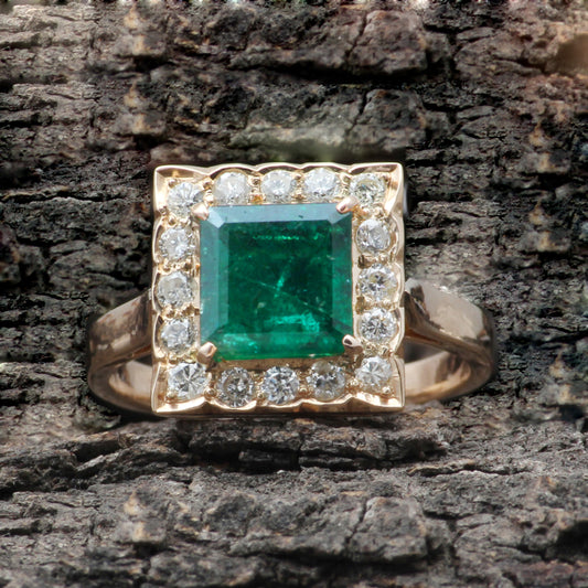 Emerald And Diamonds Gold Ring