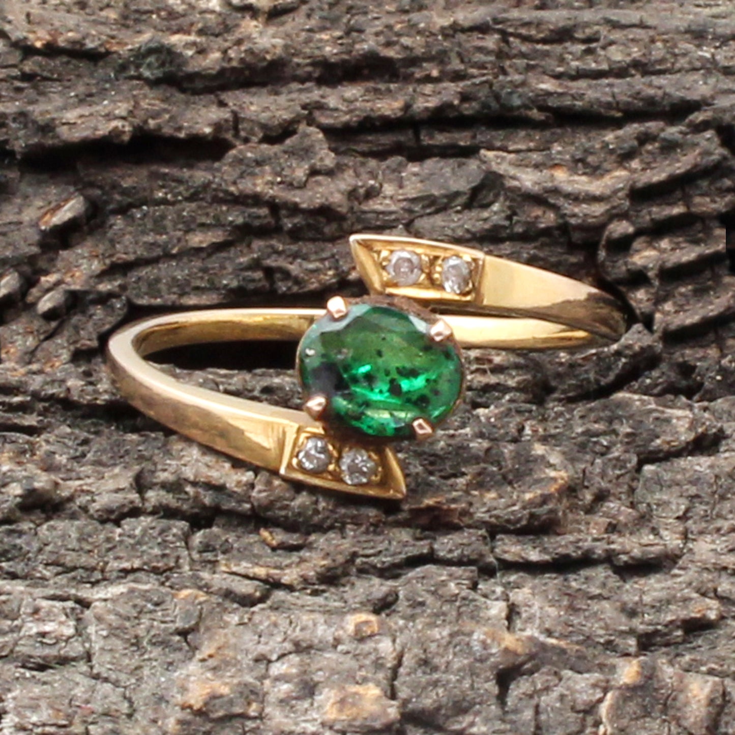 Emerald And Diamonds Gold Ring