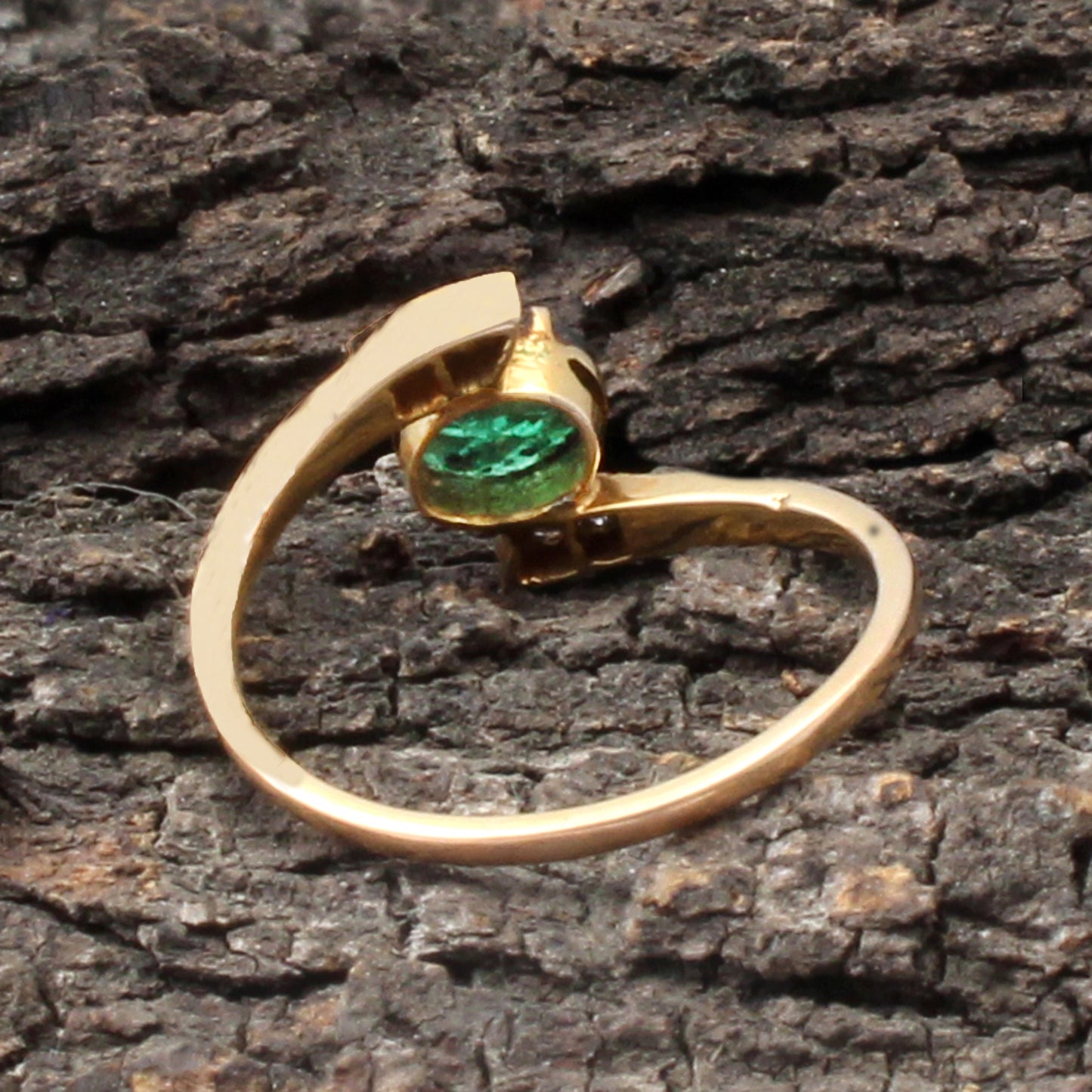 Emerald And Diamonds Gold Ring