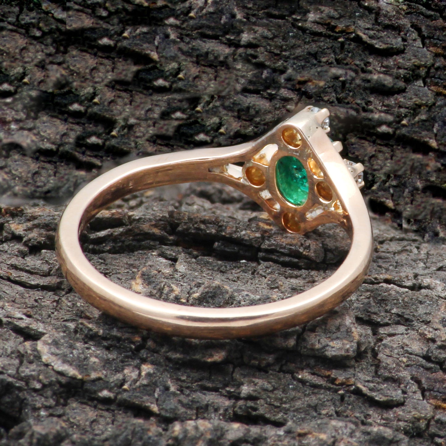 Emerald And Diamonds Gold Ring