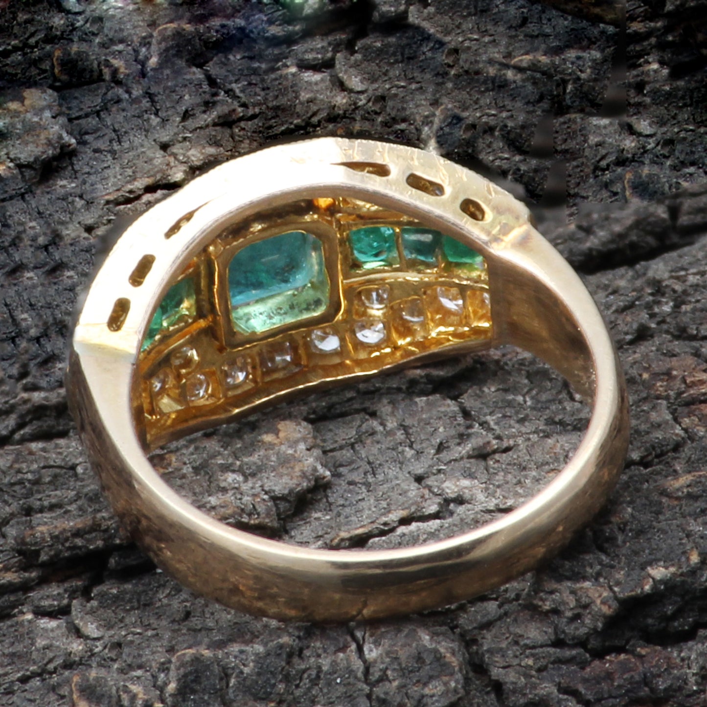 Emerald And Diamonds Gold Ring