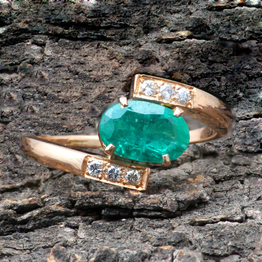 Emerald(Indian) And Diamonds Gold Ring