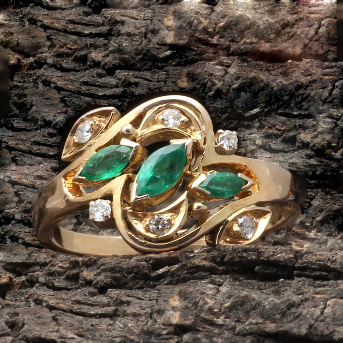 Emerald And Diamonds Gold Ring