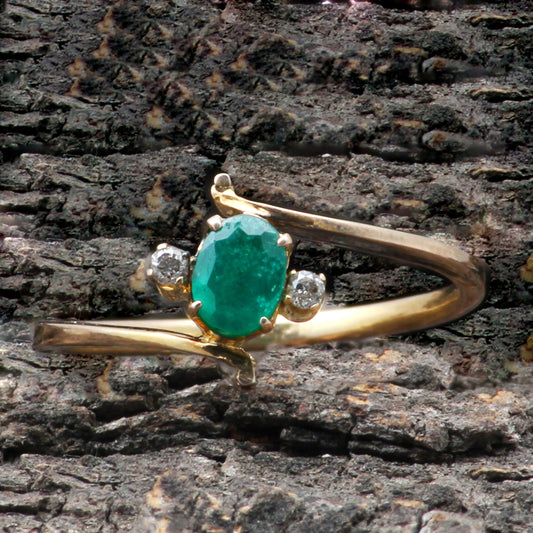 Emerald And Diamonds Gold Ring