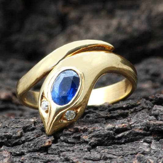 Sapphire And Diamonds Gold Ring