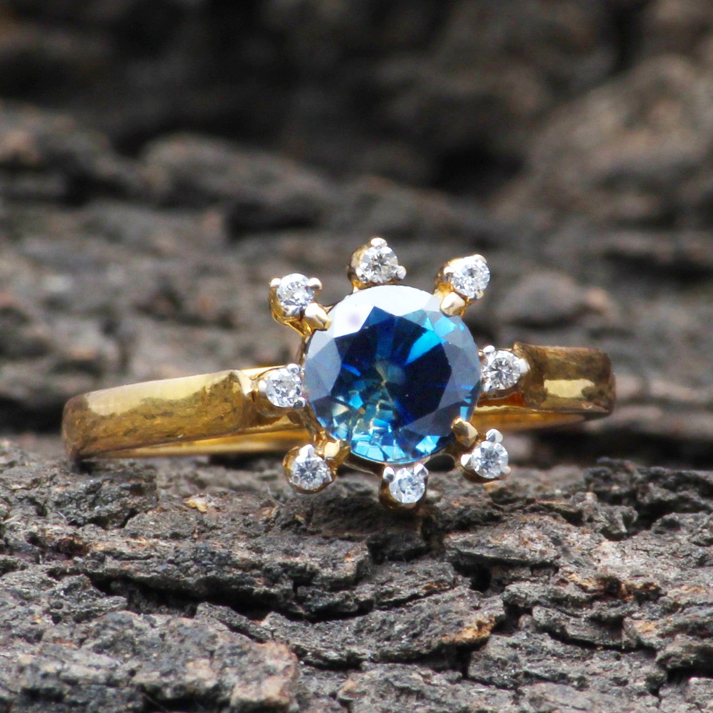 Sapphire(Natural) And Diamonds Gold Ring