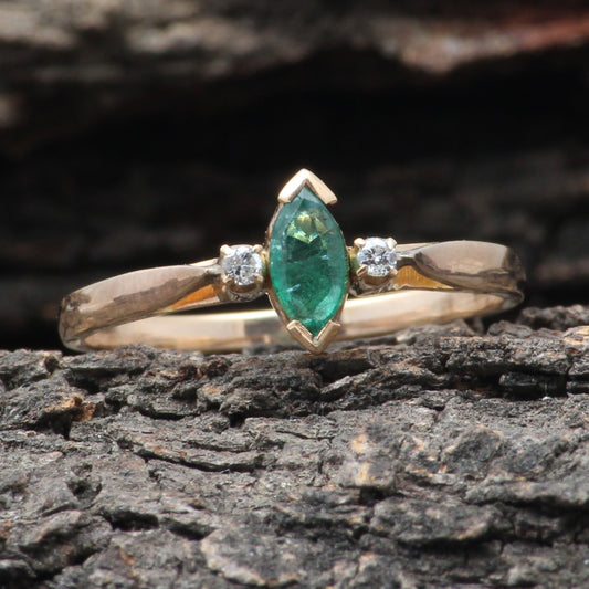 Emerald And Diamonds Gold Ring