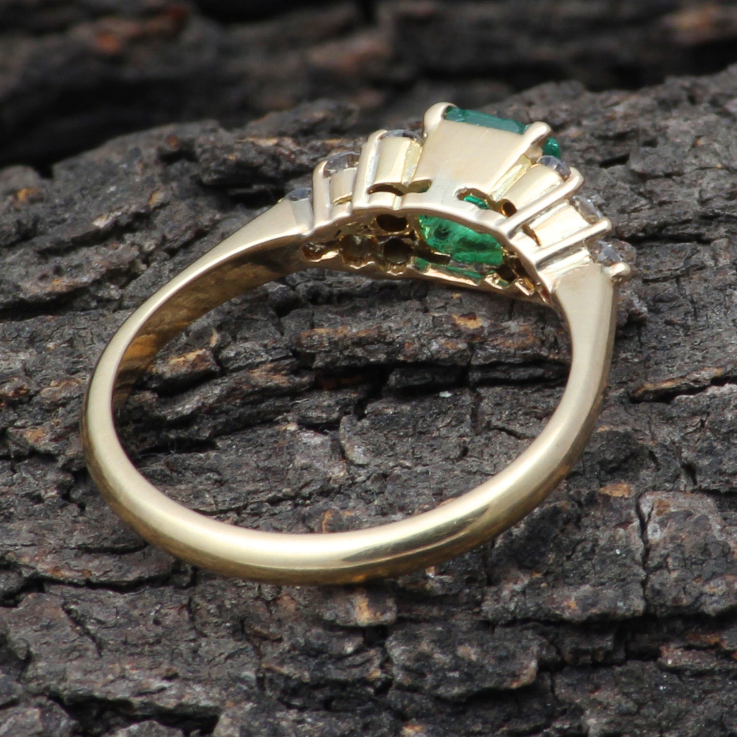 Emerald And Diamonds Gold Ring