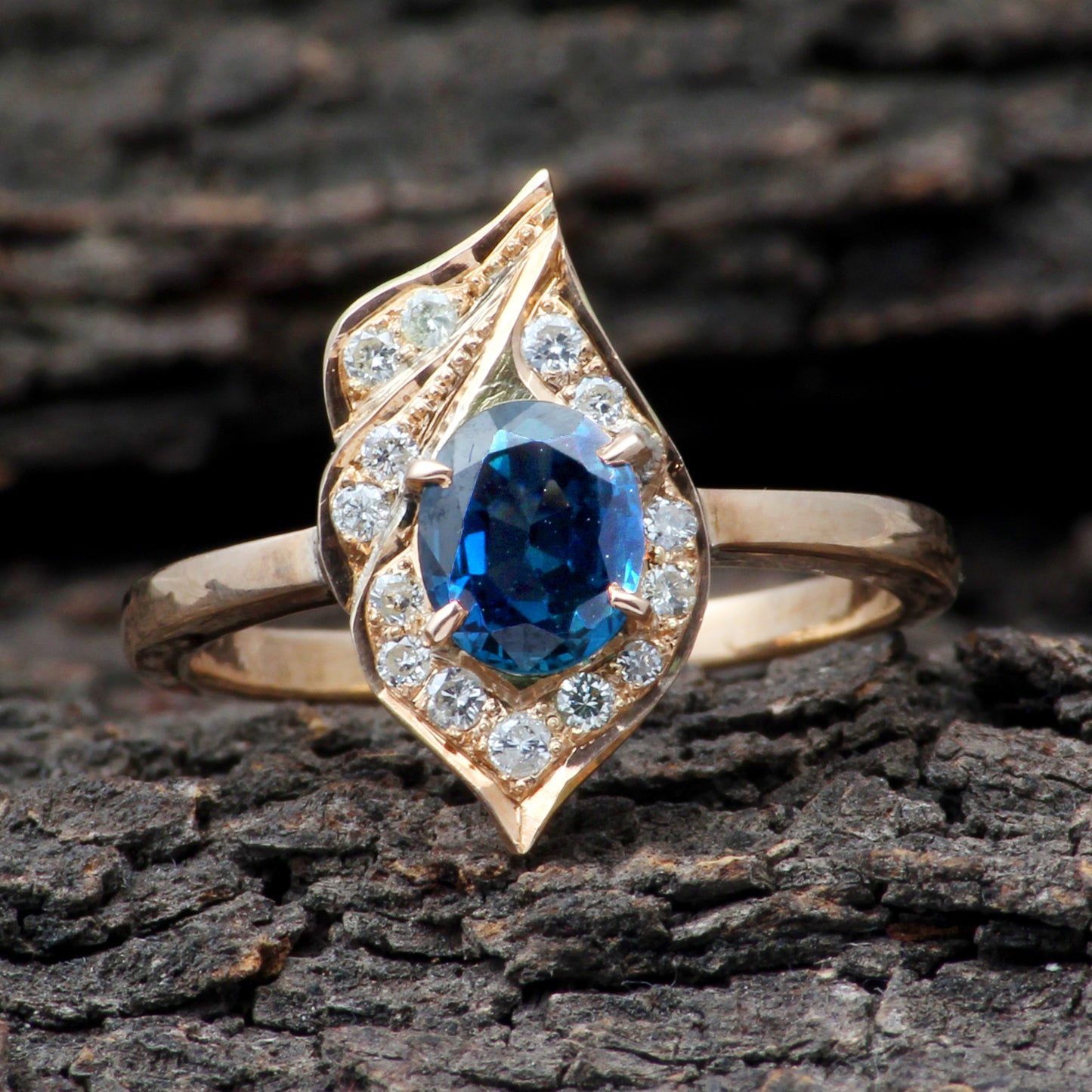 Sapphire(Natural) And Diamonds Gold Ring