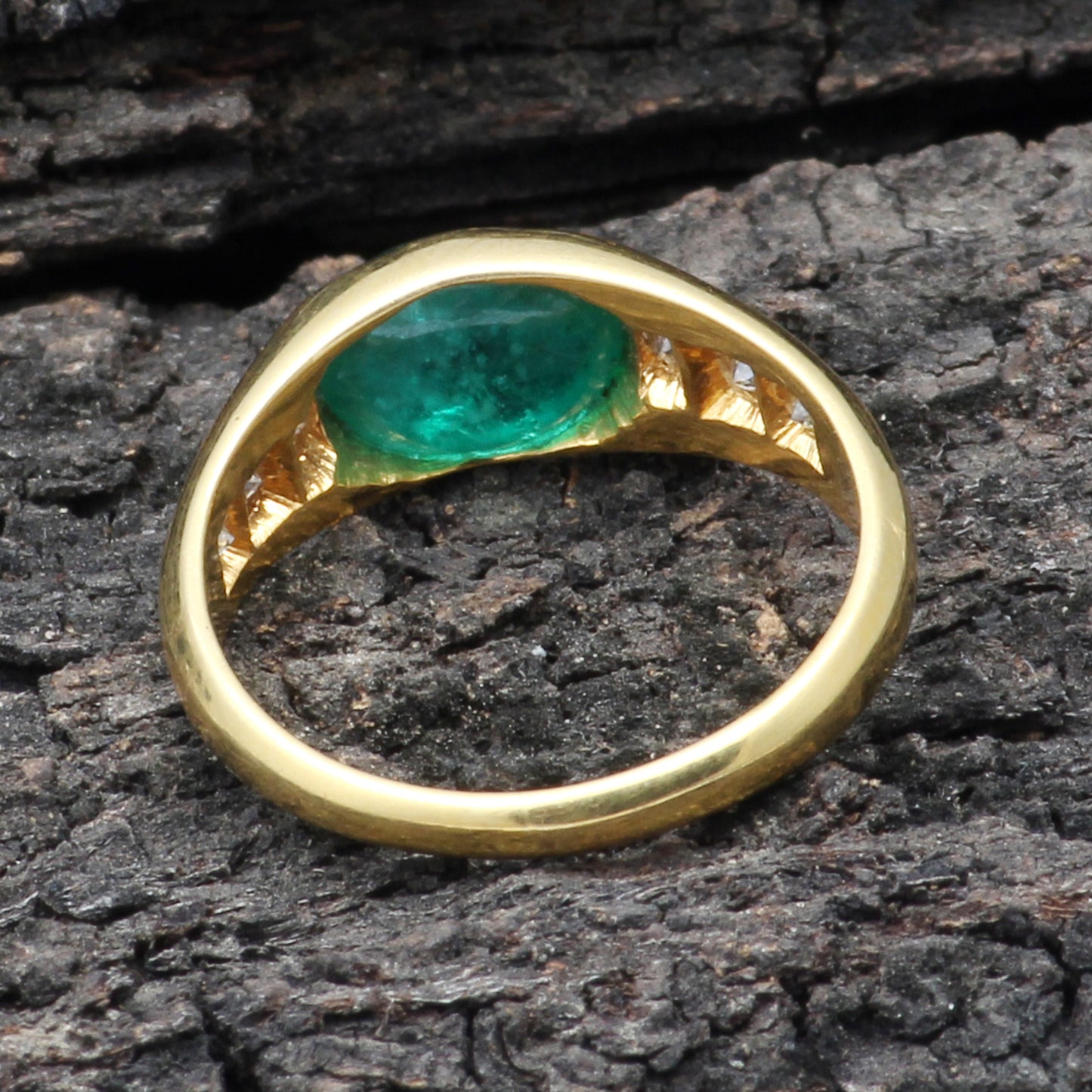 Emerald And Diamonds Gold Ring