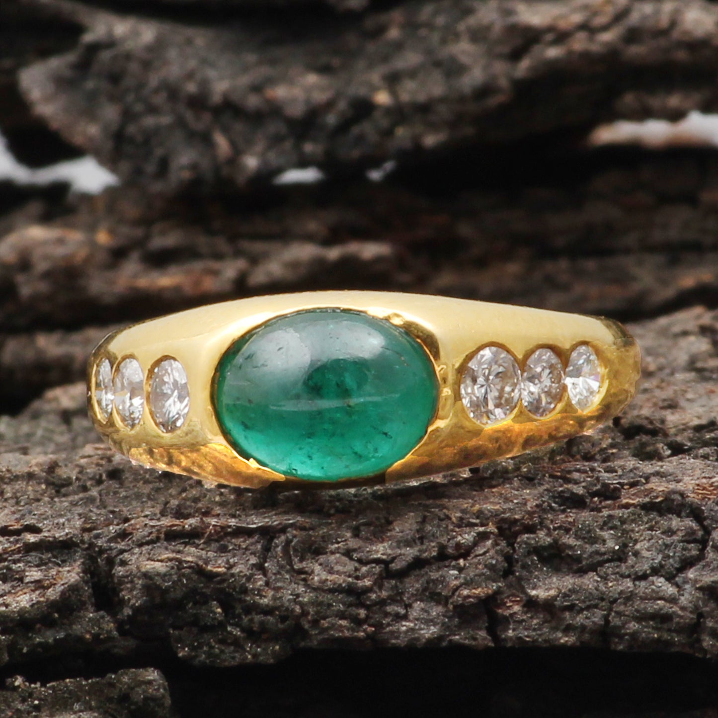 Emerald And Diamonds Gold Ring