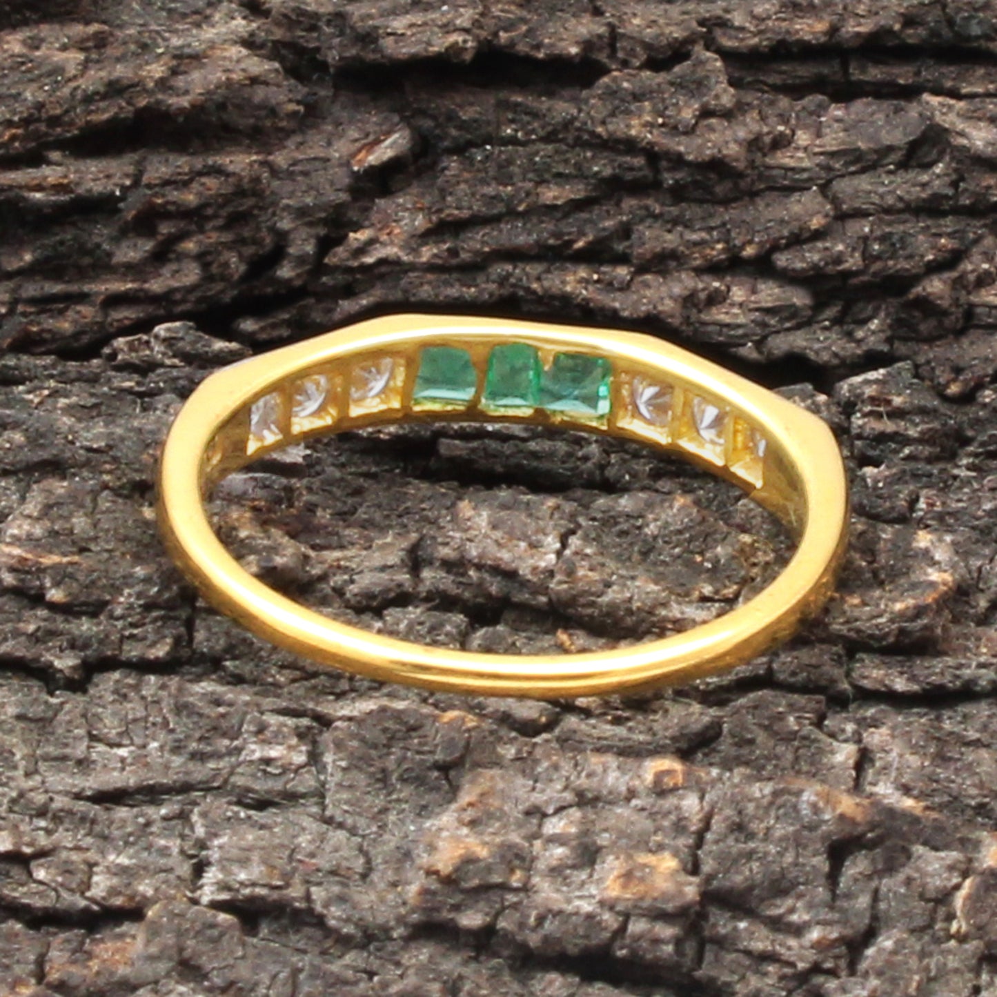 Emerald(Columbian) And Diamonds Gold Ring