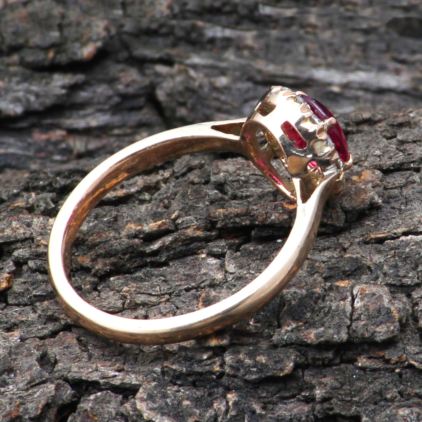 Ruby(Burma) And Diamonds Gold Ring