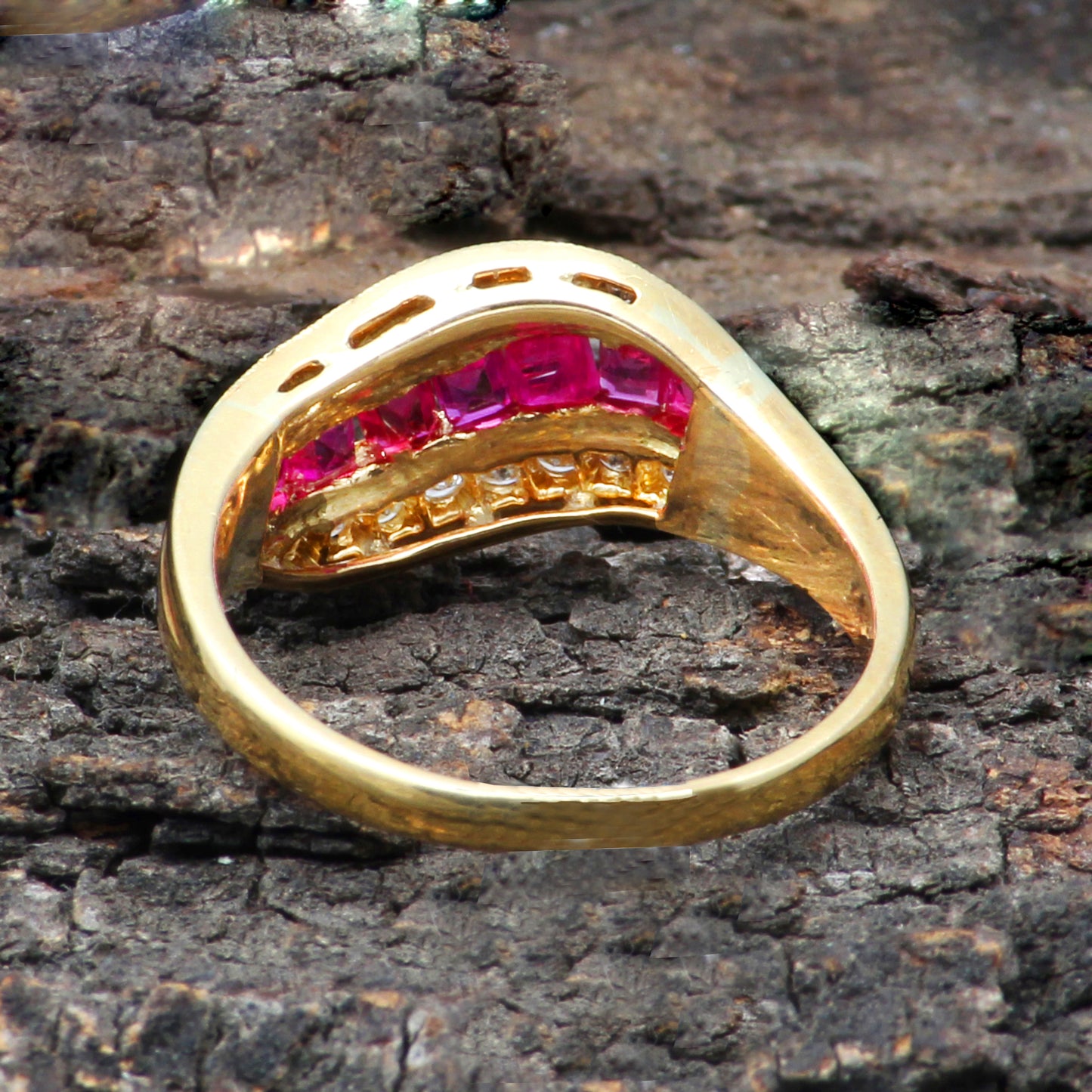 Ruby(Burma) And Diamonds Gold Ring