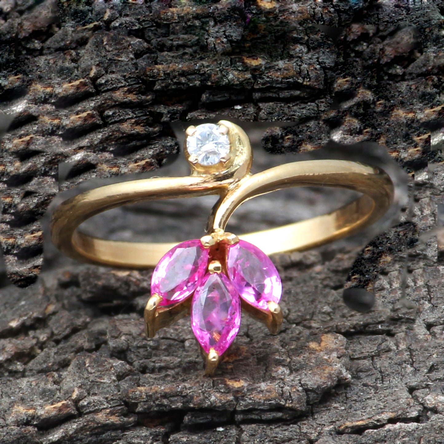 Ruby(Burma) And Diamonds Gold Ring