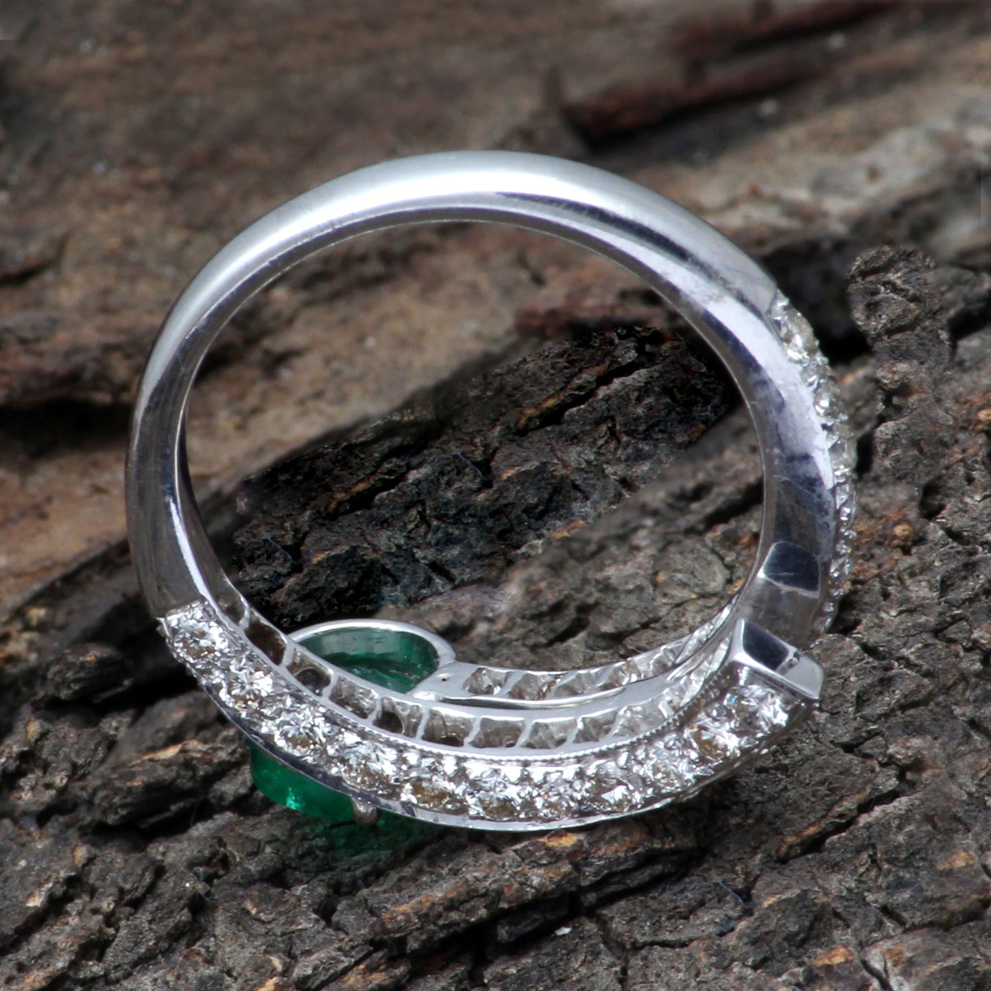 Emerald(Brazil) And Diamonds Gold Ring