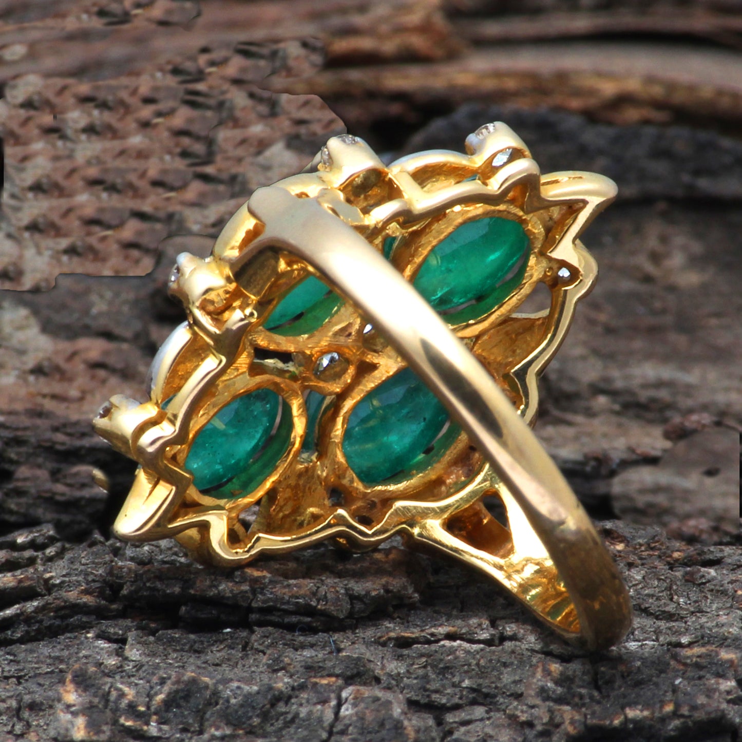 Emerald And Diamonds Gold Ring