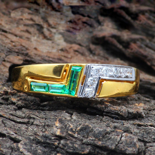 Emerald And Diamonds Gold Ring