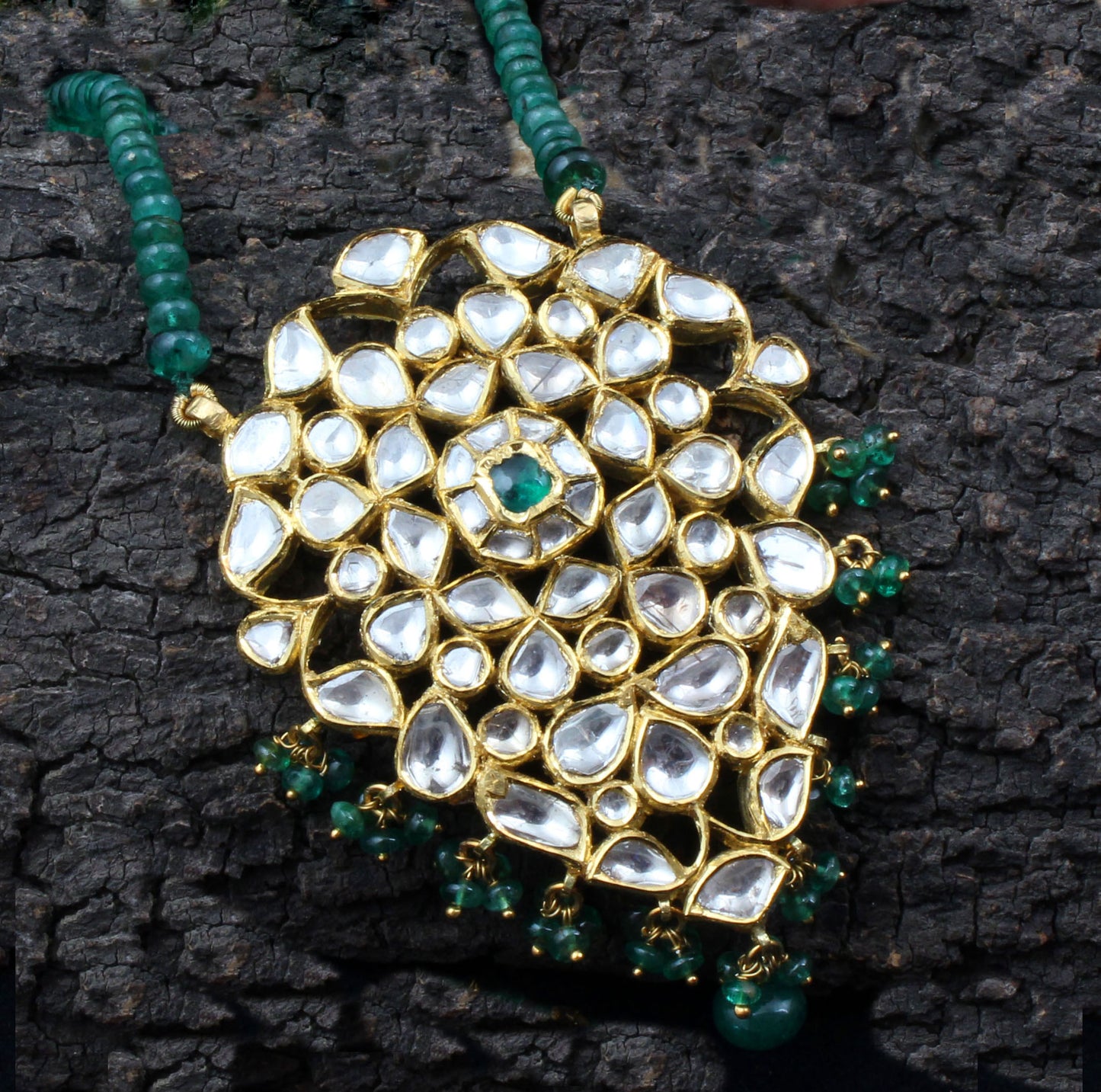kundan diamond polki earring pendant set with emerald beads