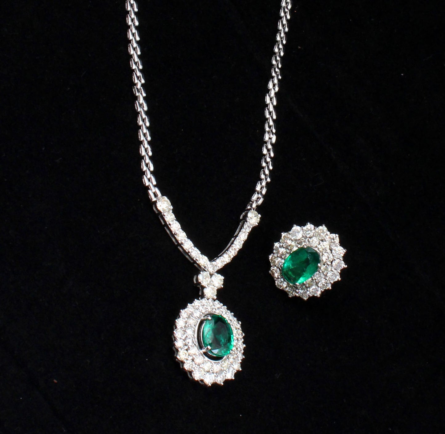 emerald diamond pendant earring set