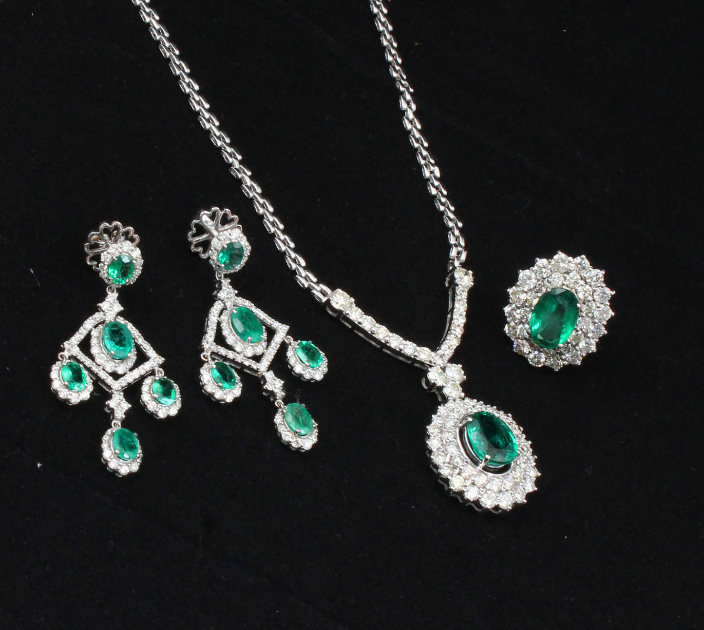 emerald diamond pendant earring set